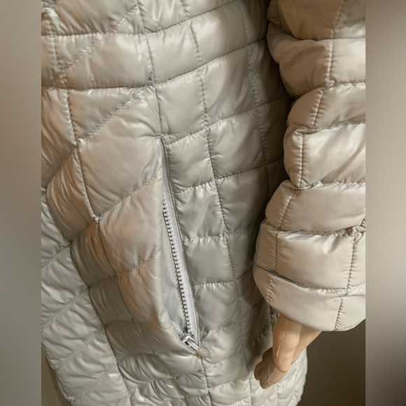 North Face mid-length coat Large - Picture 8 of 9